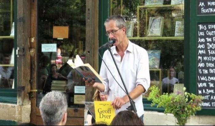 Geoff Dyer, lo scrittore che tiene la memoria in una custodia di sax