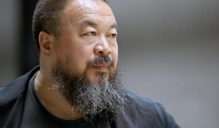 Il governo cinese demolisce lo studio di Ai Weiwei, il dissidente