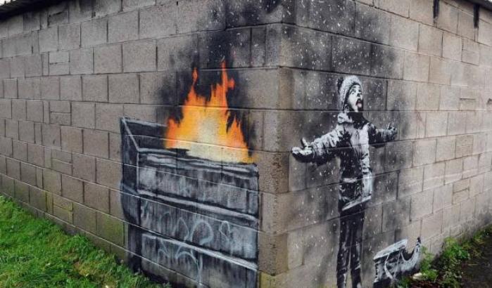 Sembra neve, invece è inquinamento: Banksy colpisce ancora