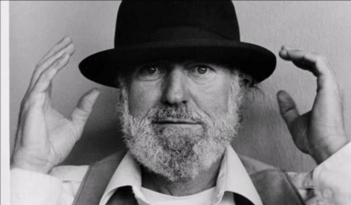 I cent'anni di Ferlinghetti che ha implorato «Pietà per la nazione dai capi bugiardi»