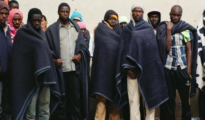 Il fotografo Gratacap mostra l'orrore : stupri e lavori forzati per i migranti in Libia