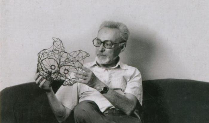 Primo Levi giocoso e sconosciuto: creava figure in fil di rame