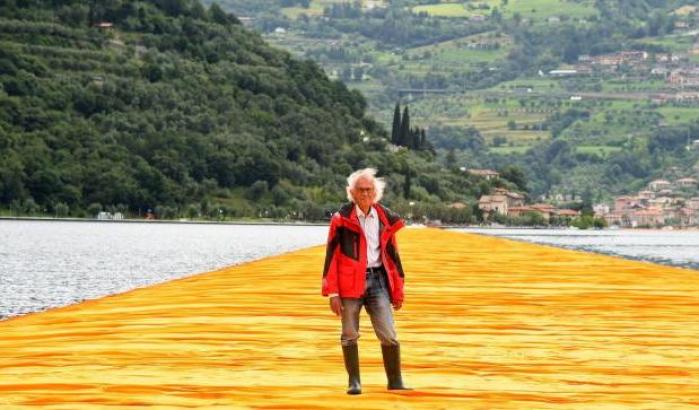 Addio Christo, impacchettatore di monumenti e laghi con la moglie Jeanne-Claude