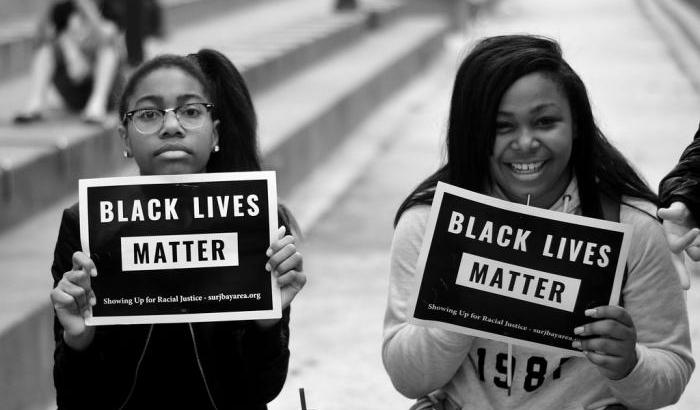 La cofondatrice Khan-Cullors scrive: “Black Lives Matter” perché abbiamo diritto di vivere