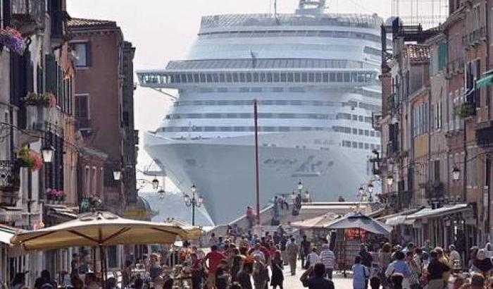 Grandi navi, l'Unesco minaccia la "lista nera" per Venezia