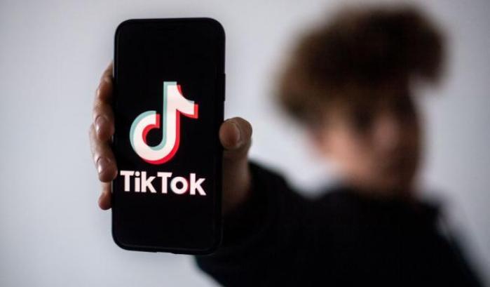 TikTok: il social dove coesistono creatività e violenza