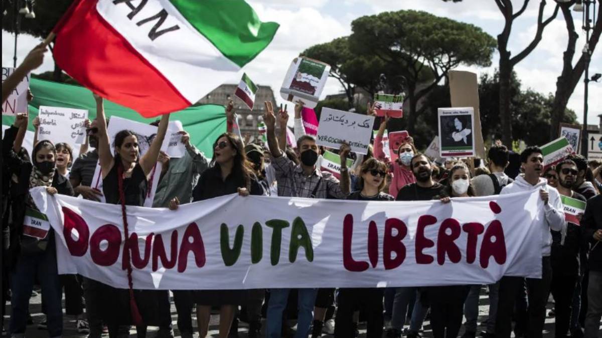 L’Italia si mobilita a sostegno delle donne e dei giovani iraniani