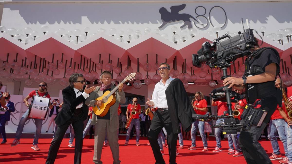 La musica e la memoria: il documentario su Enzo Jannacci e lo show di Paolo Rossi ed i Funk Off a Venezia