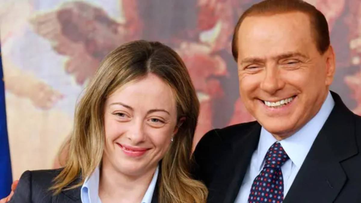 Silvio Berlusconi nel 2008 con Giorgia Meloni con l'incarico di Ministro della Gioventù