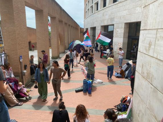 Le tende arrivano anche all'Università di Siena