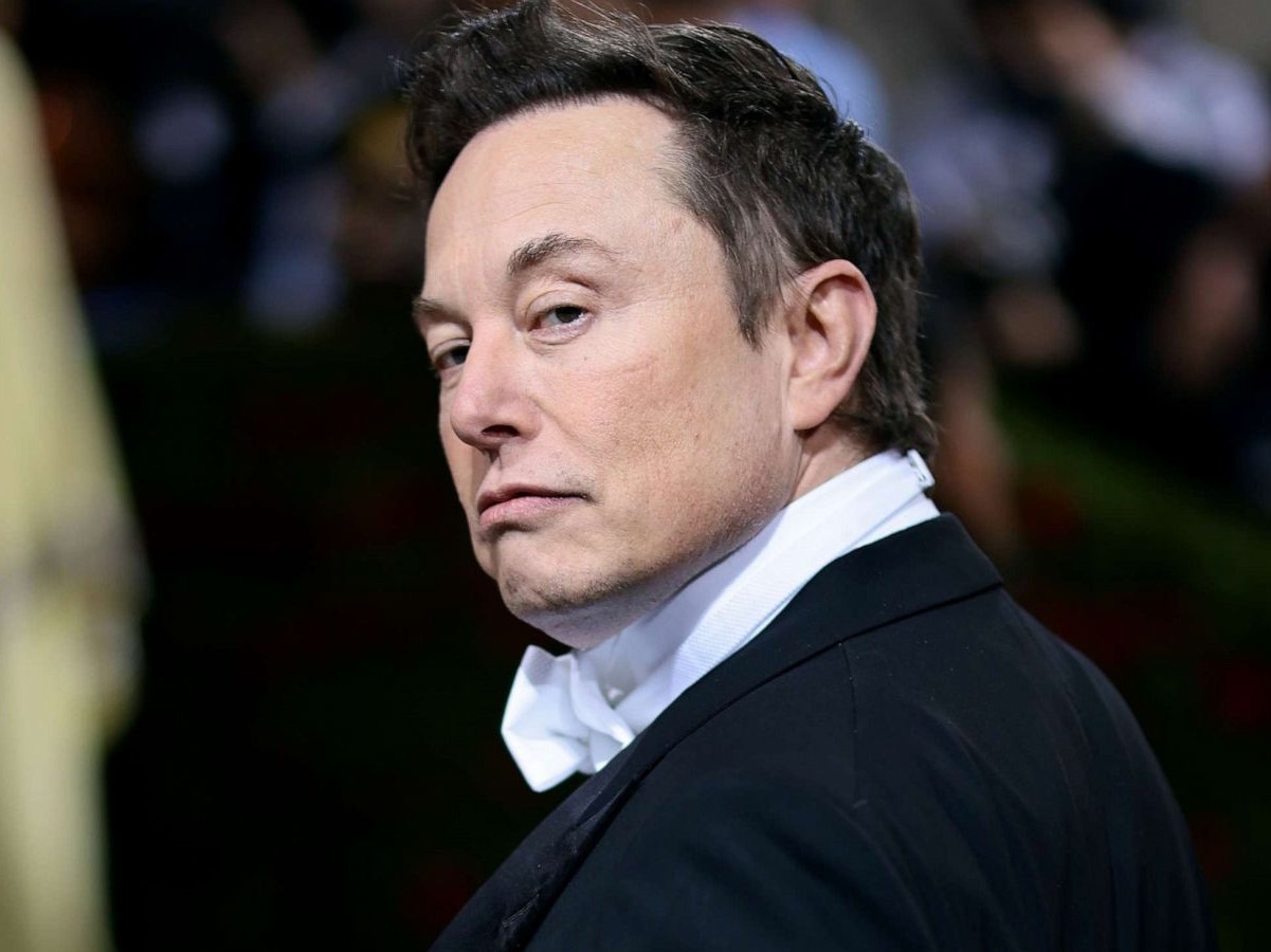 Musk e Royal Society: più di 1.400 scienziati lo vogliono fuori  