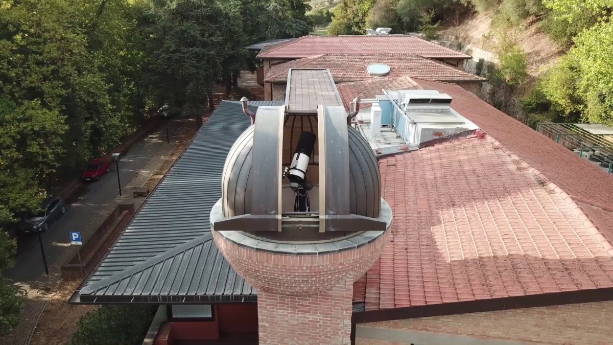 cupola_aero2 (1) Siena, un osservatorio per "riveder le stelle"