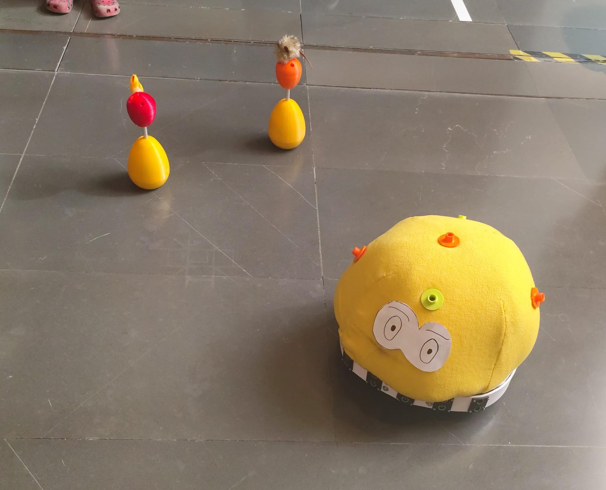 La cura dei bambini per mezzo dell'interazione con i robot