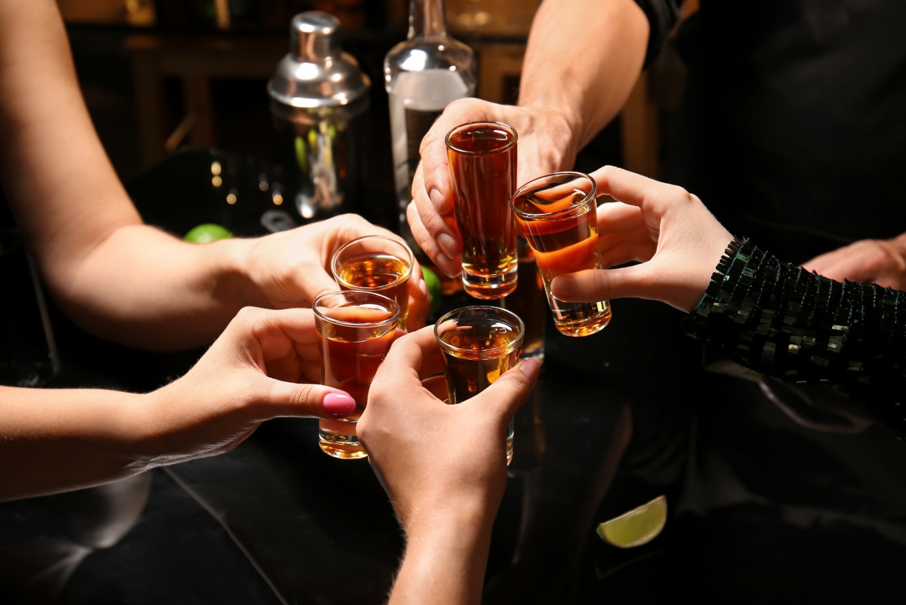 “Stress in adolescenza e alcol”: il talk che ha indagato sui rischi del consumo di alcoli precoce