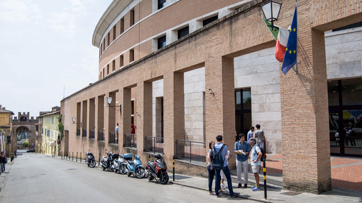 Ricchezza estrema e disuguaglianze: il dibattito con studiosi ed esperti a Siena