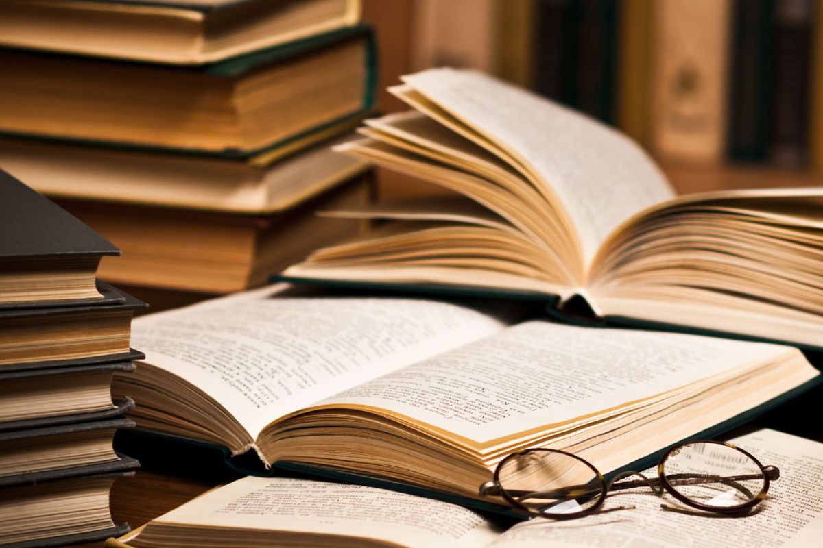 Scrittori in allarme per l’IA: più della metà teme di essere sostituita nella narrativa