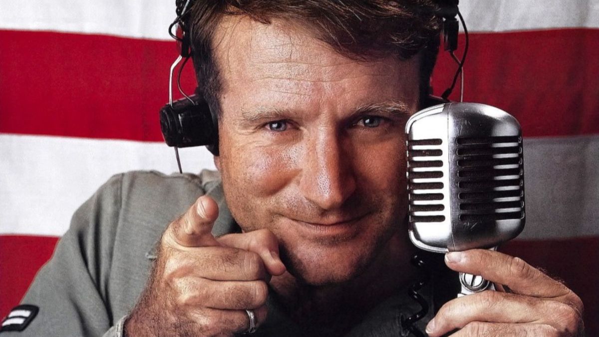 “Good Morning, Vietnam”, la guerra dal microfono di Robin Williams