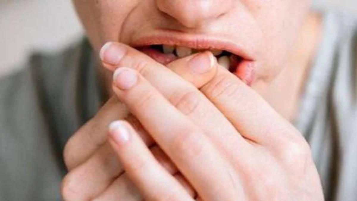 Perché ci mangiamo le unghie? Fonte: adnkronos.com