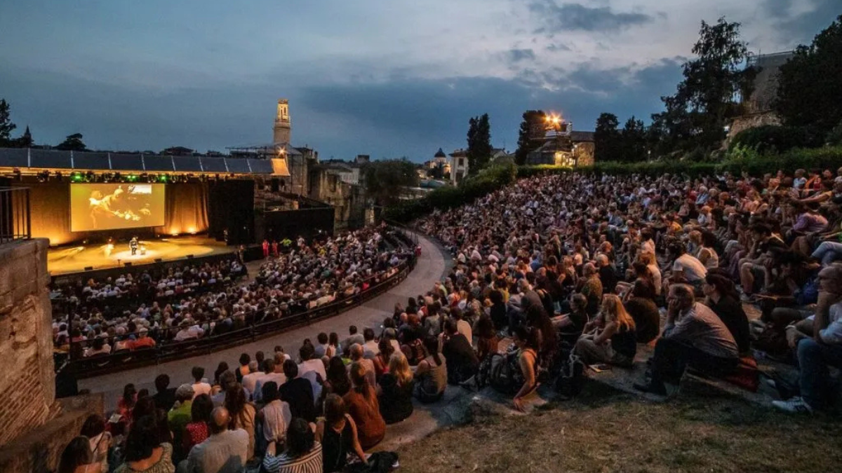 Ferragosto a teatro: comicità, classici e spettacoli musicali