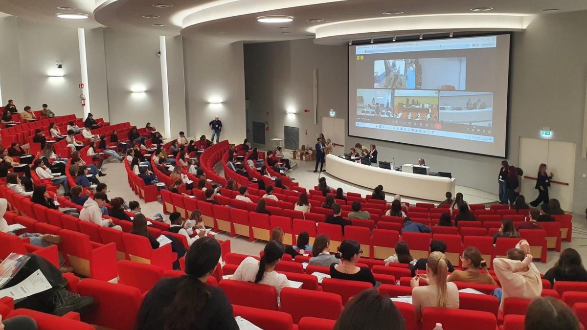 Via al semestre per 448 matricole di Medicina a Siena