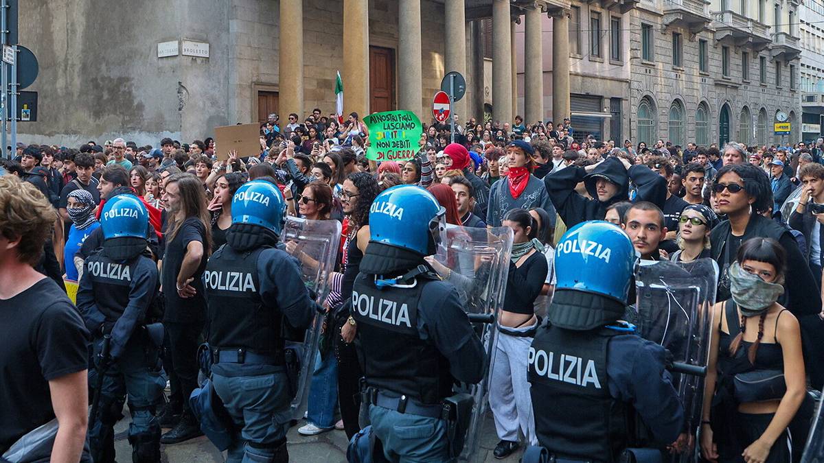 Stupisce la violenza dei giovani e non quella dello Stato