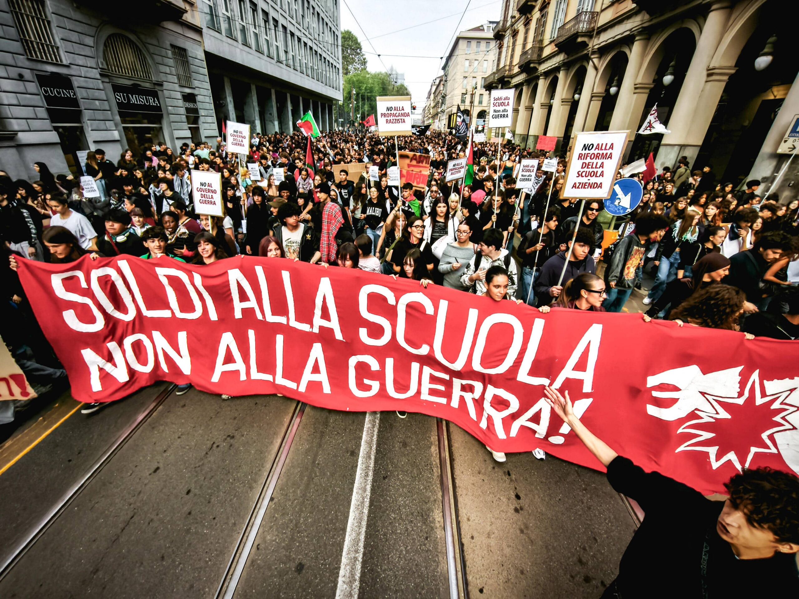 Il prezzo della sicurezza tra ciò che fa notizia e ciò che resta invisibile Il prezzo della sicurezza tra ciò che fa notizia e ciò che resta invisibile